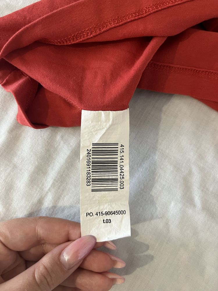 T-shirt vermelha básica | Tamanho M | El Corte Inglés