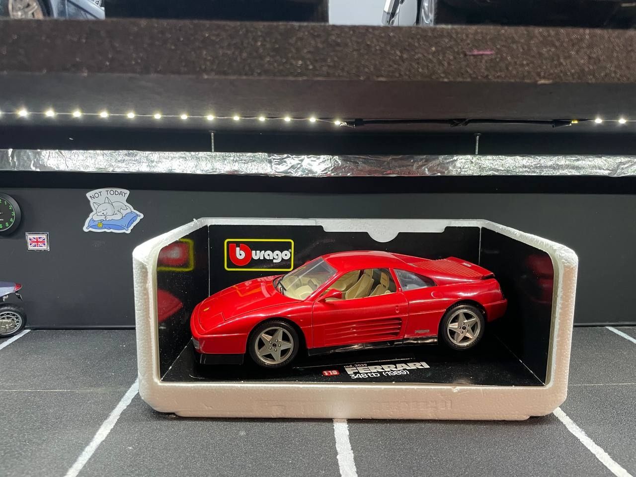 Модель машинки Ferrari 348 Maisto 1:18