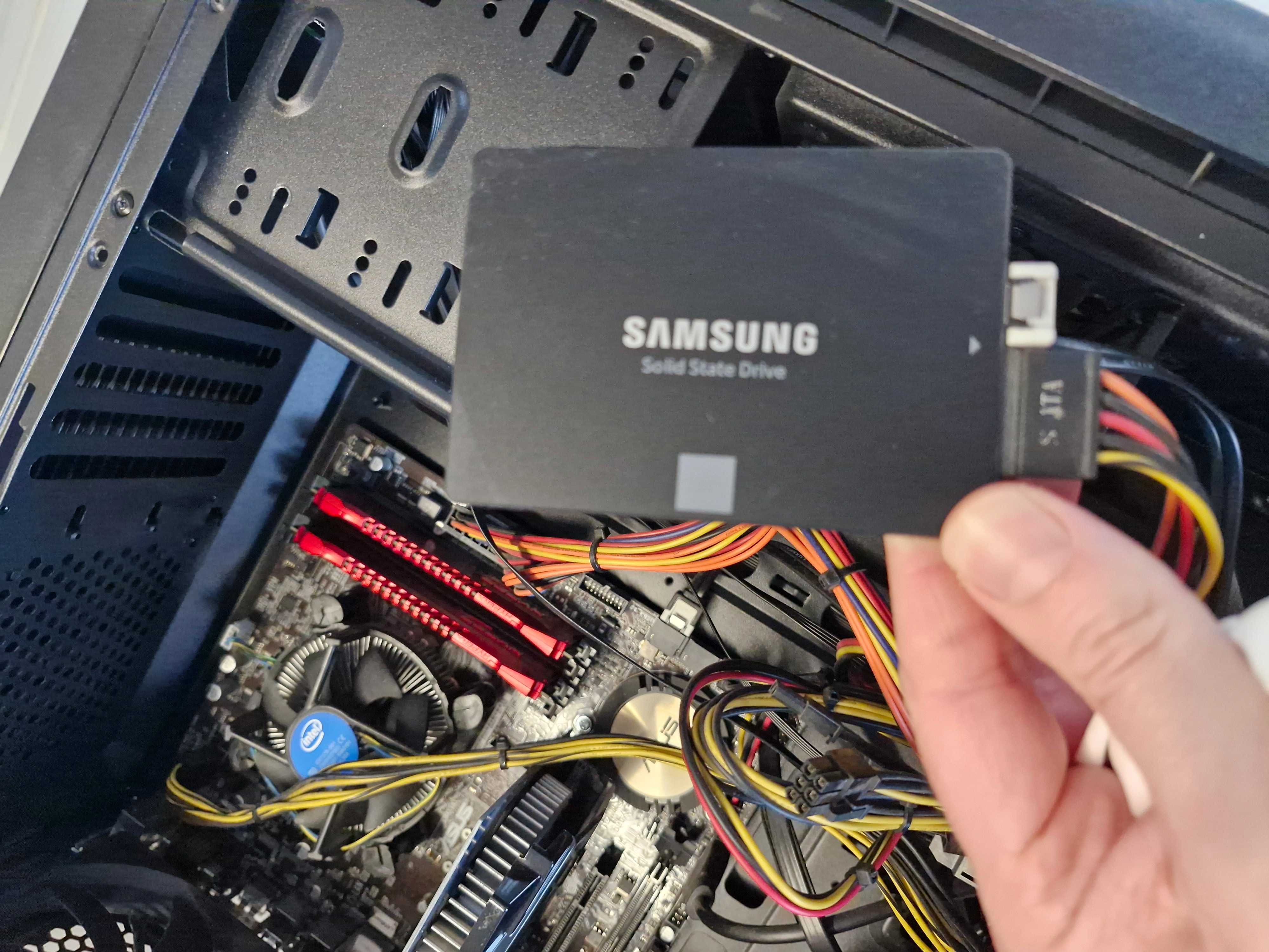 Komputer I5-6600 / 3.3GHz / 24GB RAM / 500GB SSD / Win10