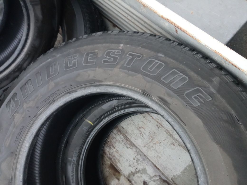 Продам летнюю резину BRIDGESTONE , 265/65 R17 112S,