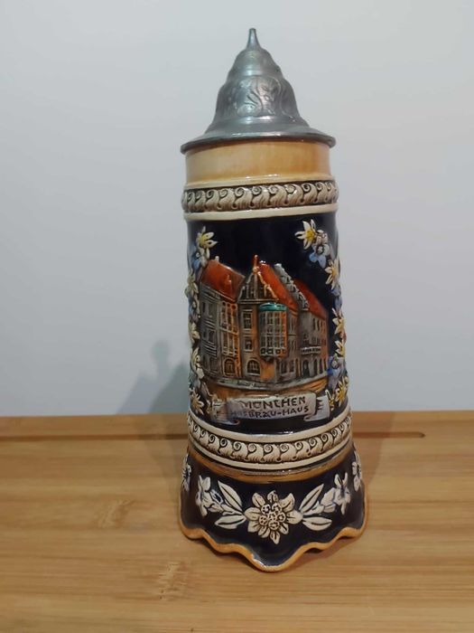 Stary Niemiecki Kufel ręcznie zdobiony