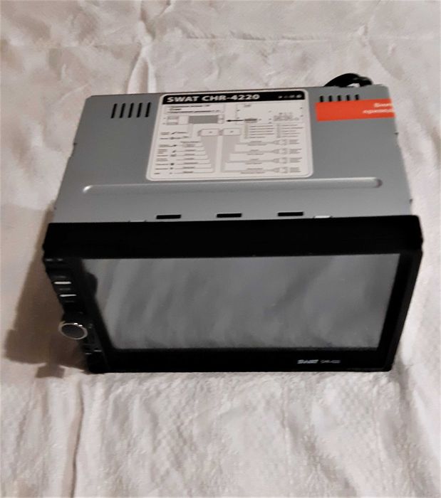 Медиа-станция SWAT CHR-4220 с GPS навигацией и Bluetooth