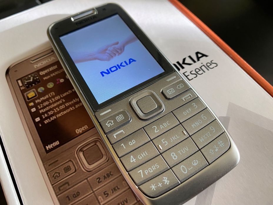Telefon Nokia E52 pełny zestaw