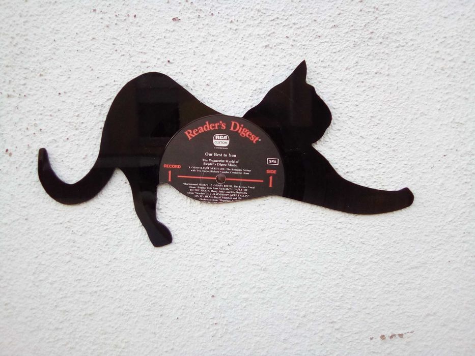 Silhueta Gato feita de um disco de vinil LP