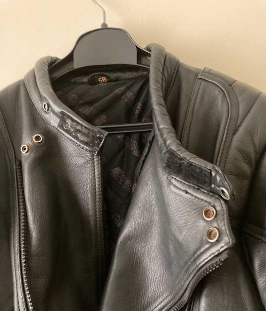 Blusão motard em pele preta da marca Garibaldi
