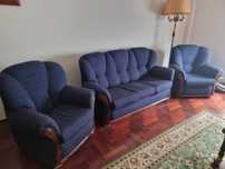 Sofá cama com duas poltronas
