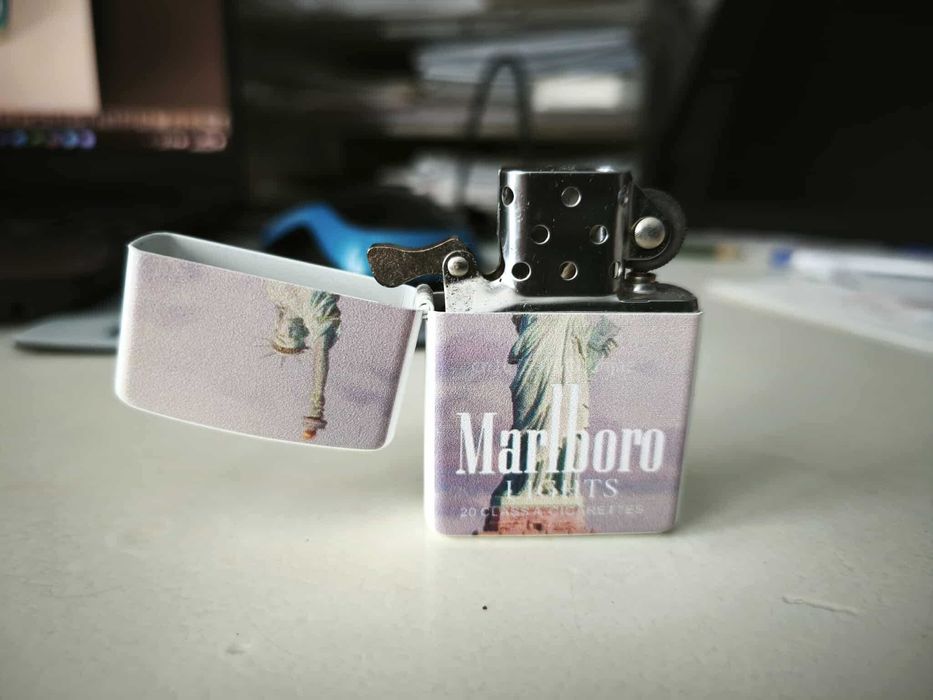Metalowe zapalniczki MARLBORO na naftę (komplet)