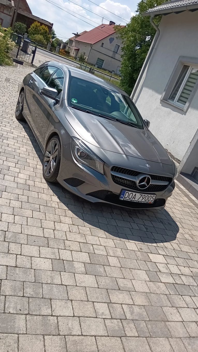 Mercedes-Benz CLA mercedes cla 180 d w bdb stanie