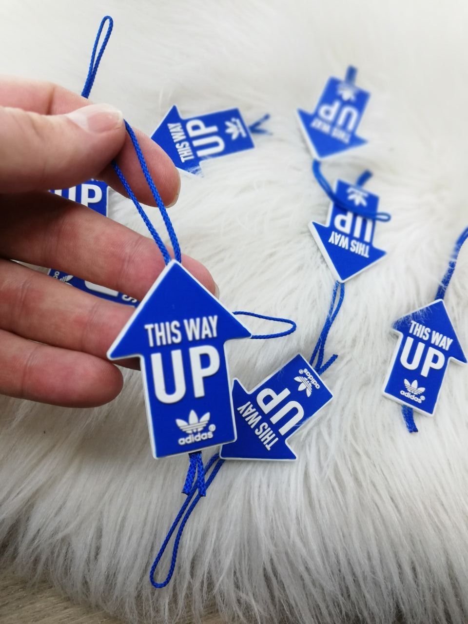 Брелок Adidas this way up