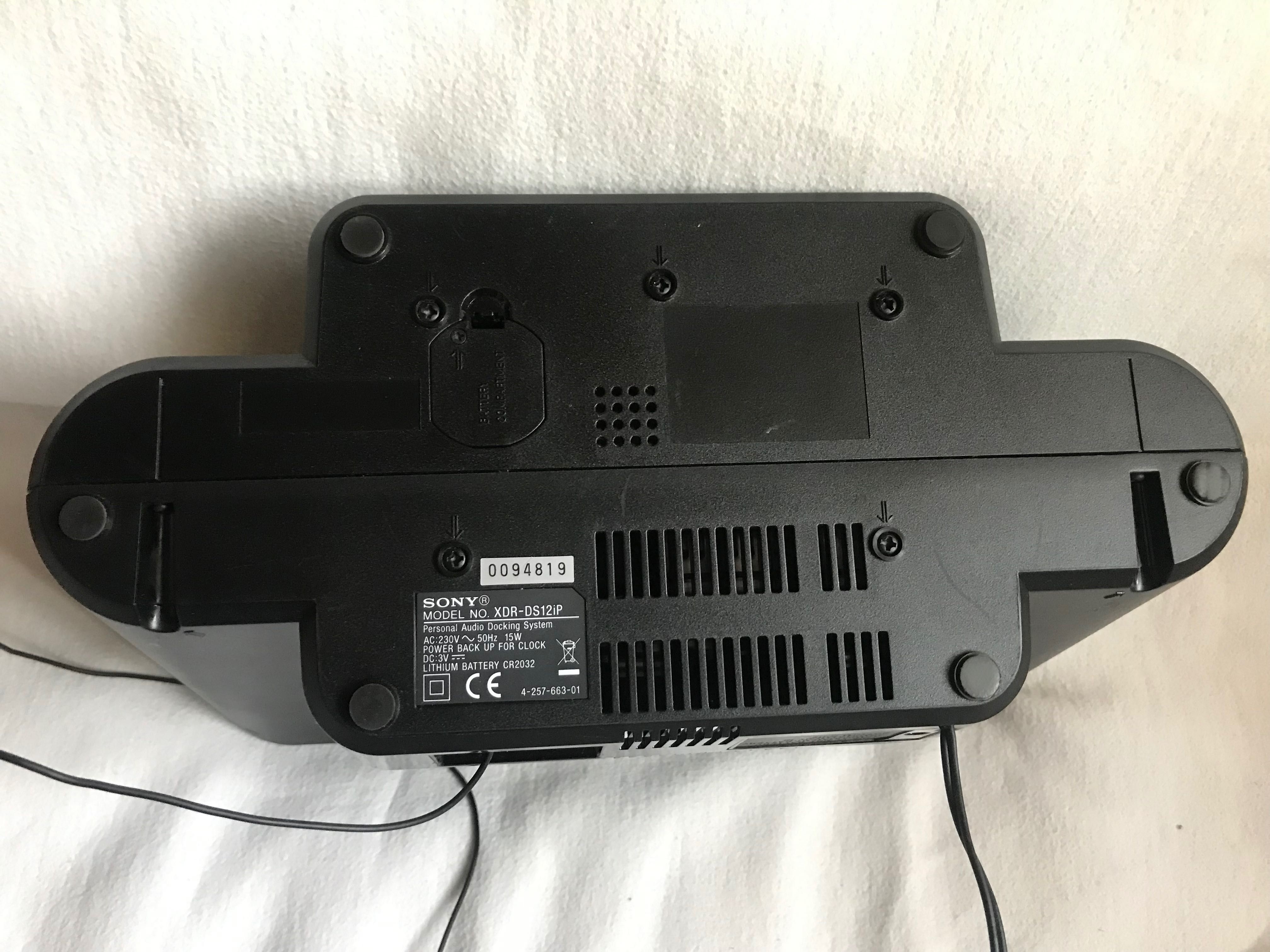 Докстанція-радіоприймач Sony XDR-DS12iP