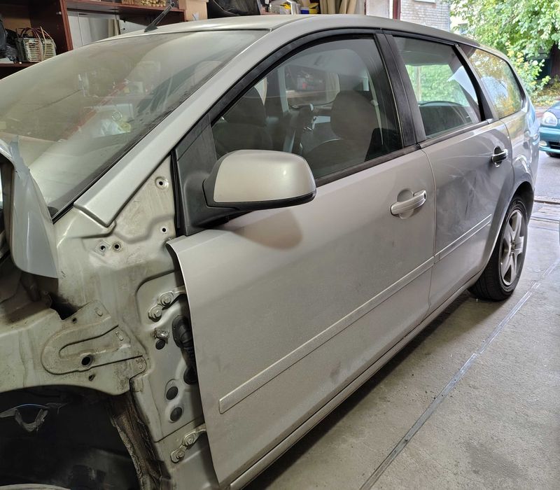 Ford Focus 2 1.6 (під ремонт)