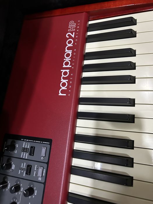 Nord piano 2 HP c 2 sacos transporte da nord, suporte da nord e extras