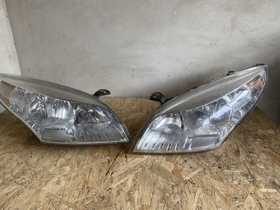 Фари меган 3 продам