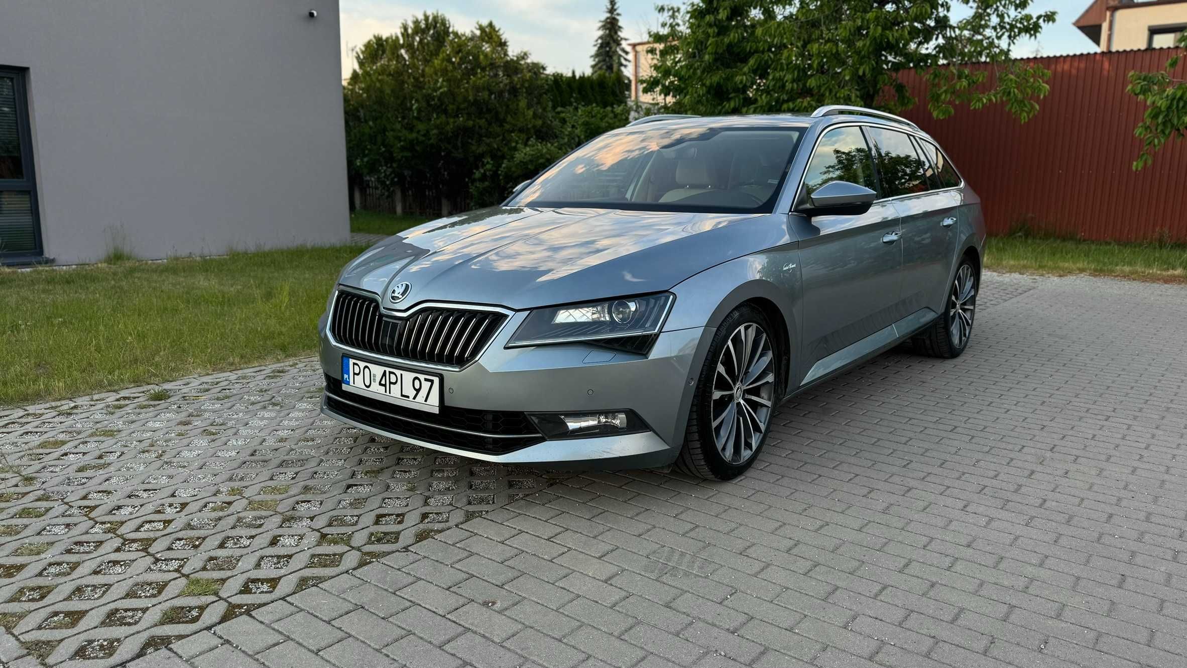 Skoda Superb Laurin & Klement: Webasto, Panorama, Canton, Went. fotele