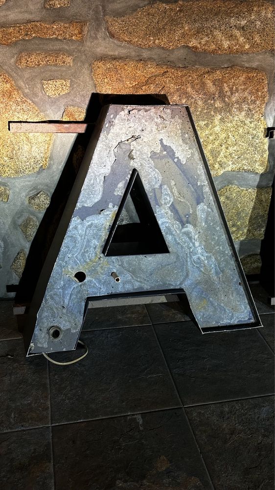 Letras Vintage Neon D A N E