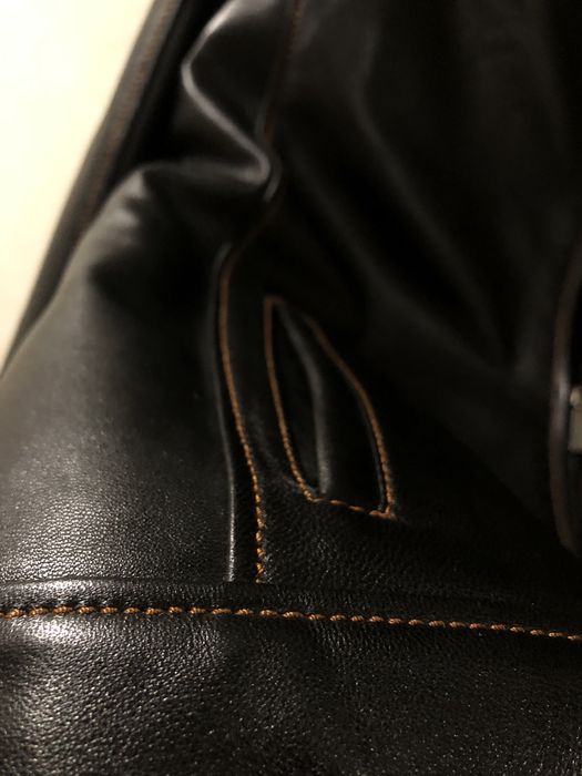 Шкіряна куртка з натуральним хутром