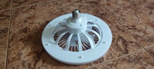 Лампа-вентилятор 24W+4W R270 E27