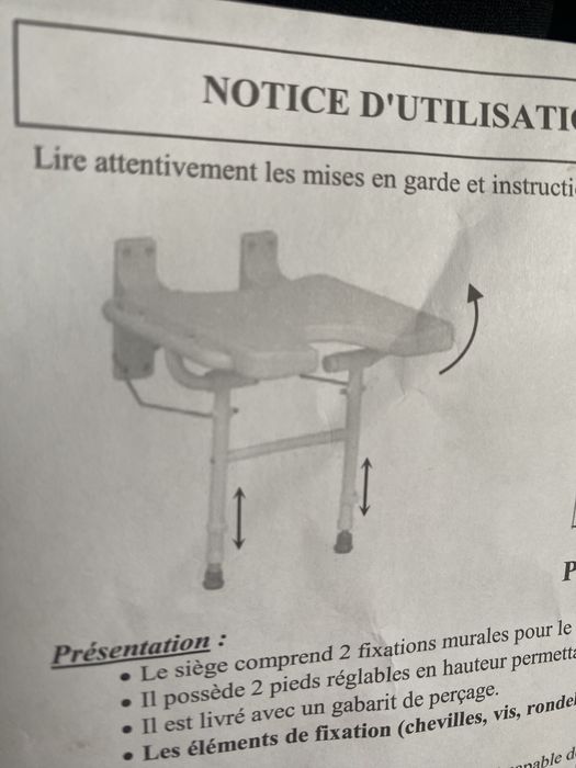 Стул для душа откидной с пластиковым сиденьем.