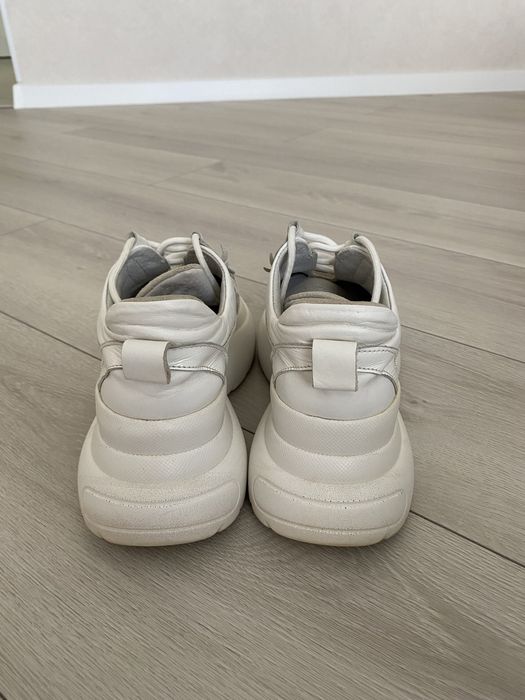 Кросівки шкіряні