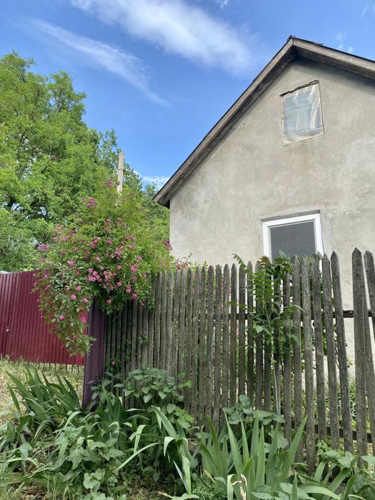 Продам дачу в мальовничому місці біля річки