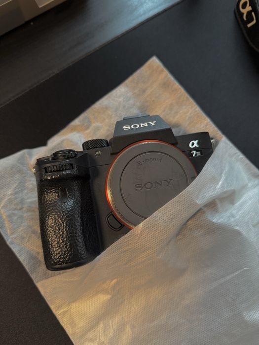 Sony A7III - Corpo & Cage + Acessórios