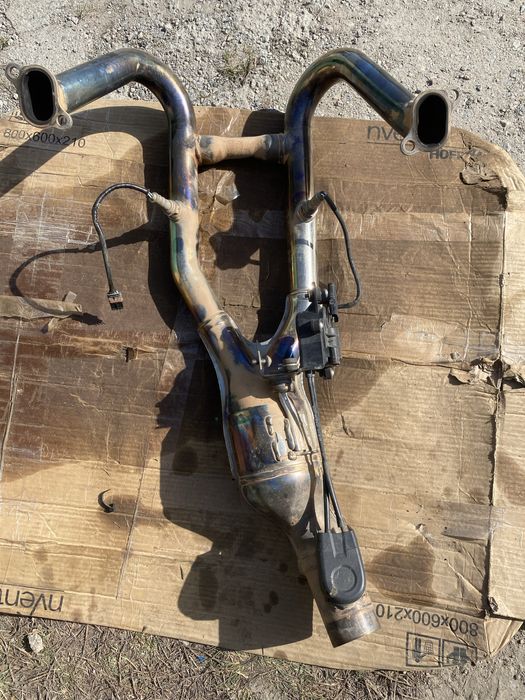 Вихлопна система, колектор, глушник на bmw r1200gs