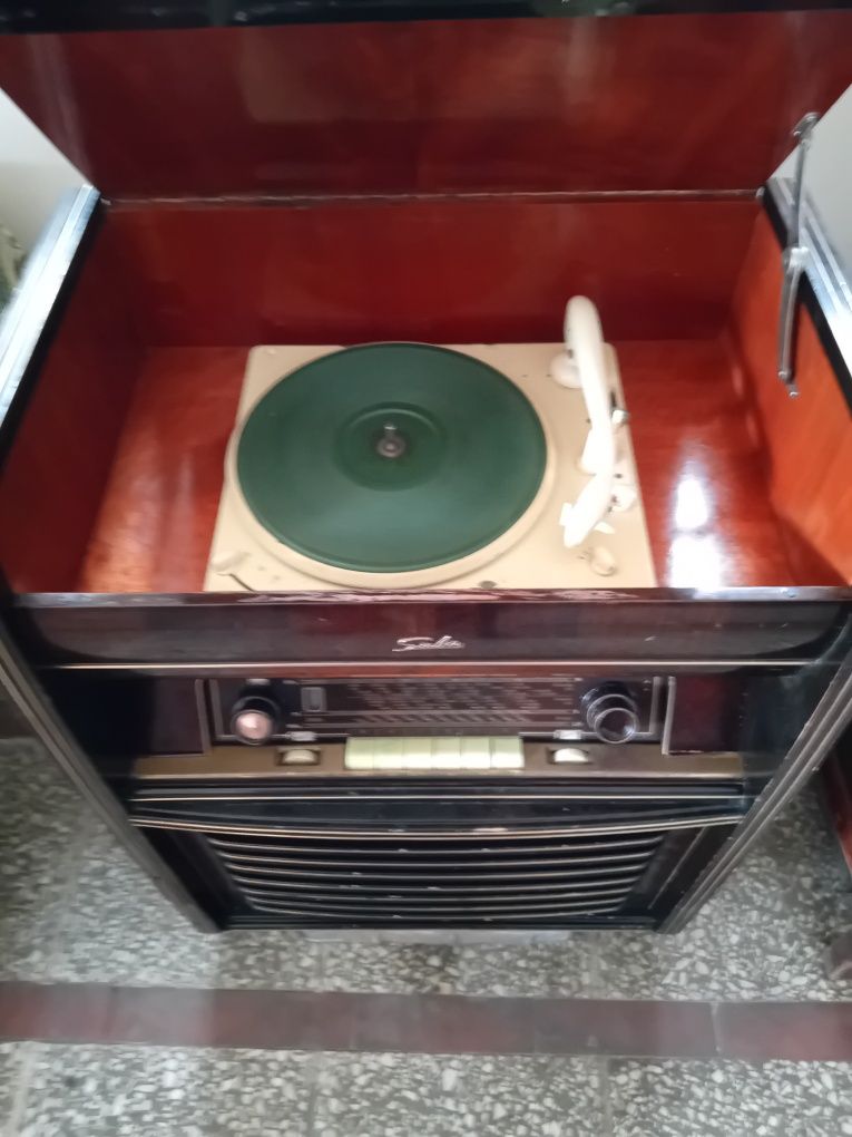 Radio Lampowe z Gramofonem Saba Sprawne Stan Kolekcjonerski Okazja !!!
