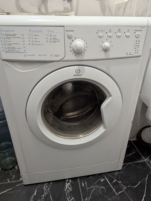 Пральна машина indesit IWSB5105