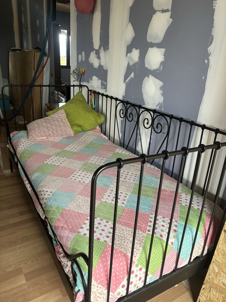 Cama   + estrado + colchão de 90x200