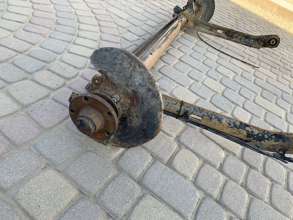 Задня балка Ауді А6 С4 100 с4 Audi A6C4