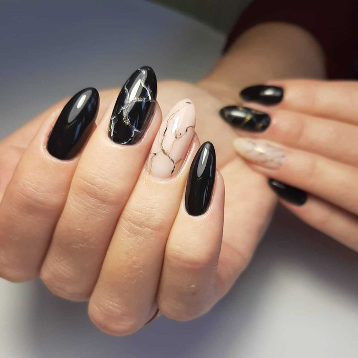 Академгородок.Покрытие shellak, наращивание,коррекция гелем.