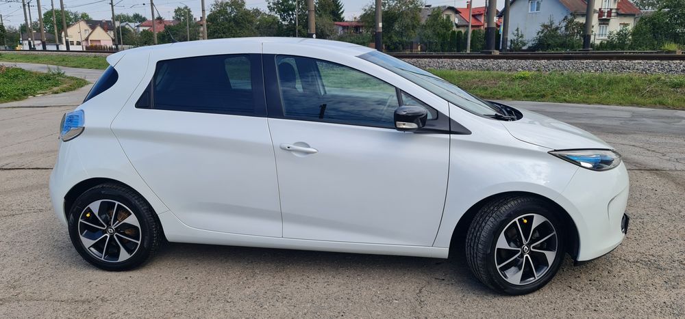 Рено Зое, 40 кв, 2017 року.