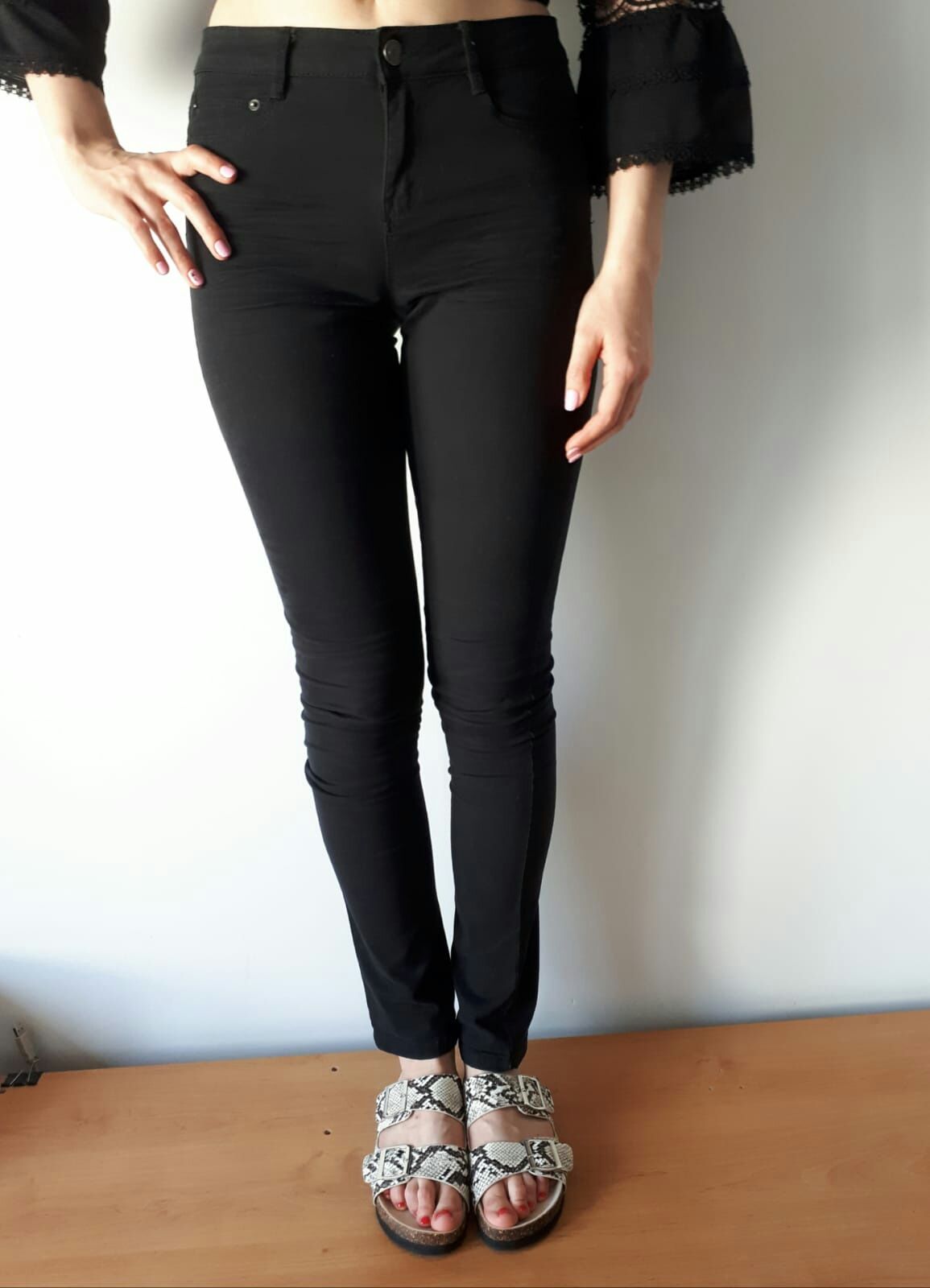 Czarne spodnie z wysokim stanem jeansy S 36