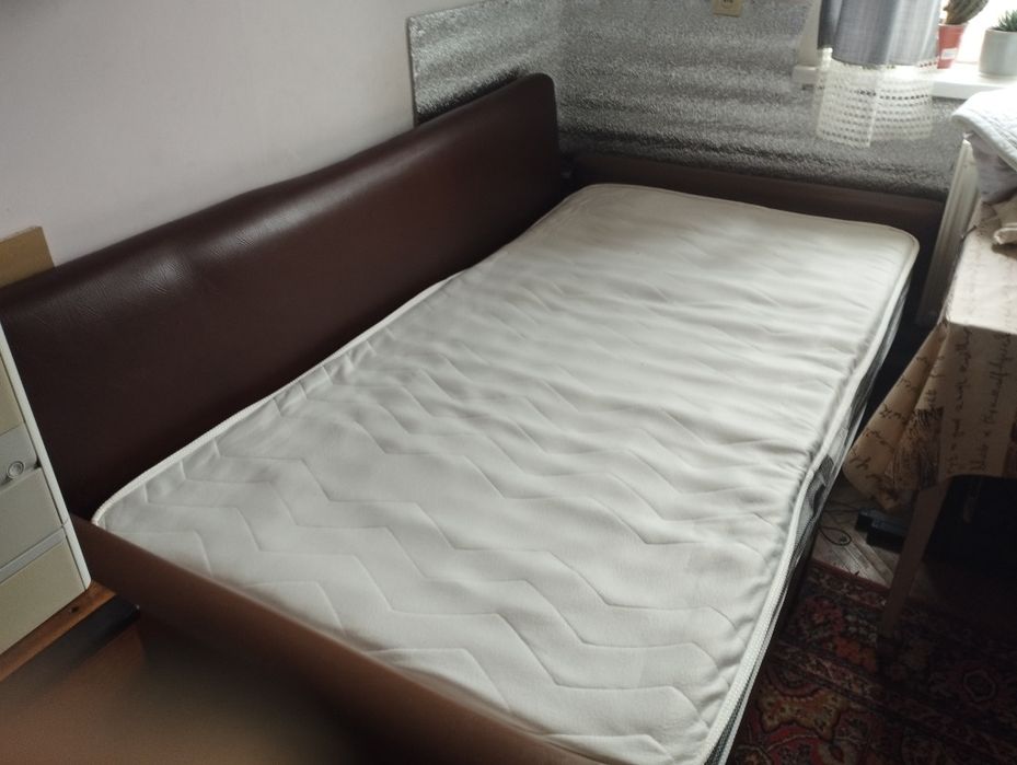 Продам ліжко з матрасом