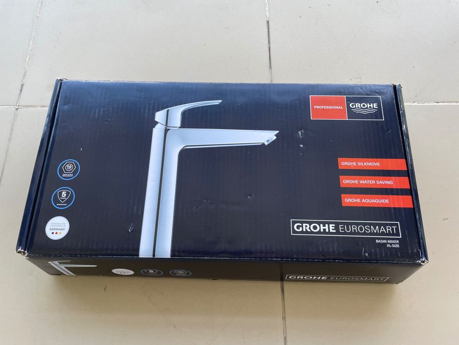 Torneira Monocomando de lavatório GROHE Eurosmart Cosmopolitan