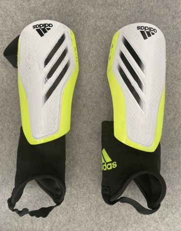 Ochraniacze Adidas piłka nożna na piszczele