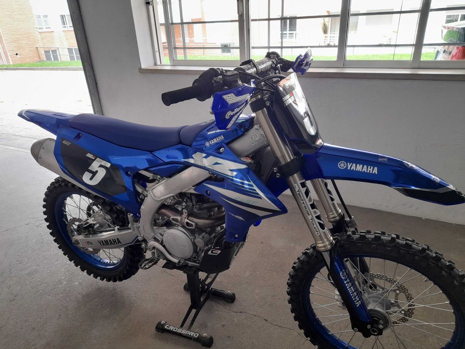 Vendo yzf 250 de 2024