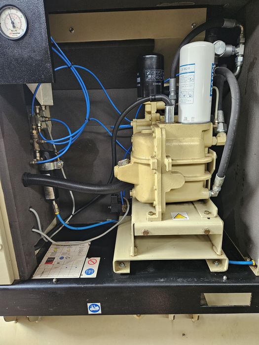 Kompresor srubowy ingersoll rand 11kw sprężarka zbiornik 500