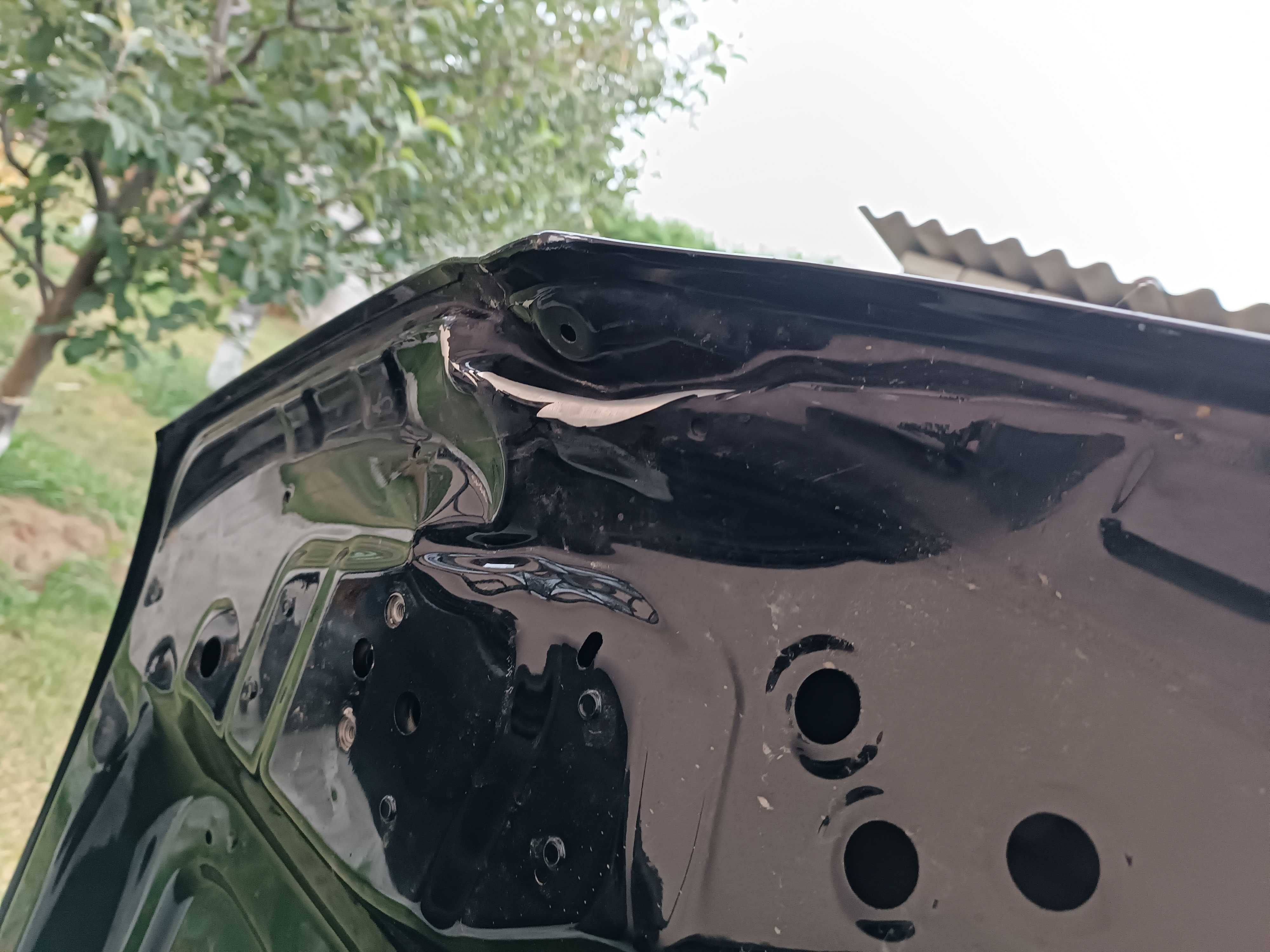 Капот на BMW X3 G01 пошкоджений