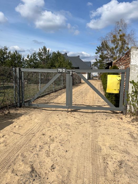 Brama wjazdowa na budowę