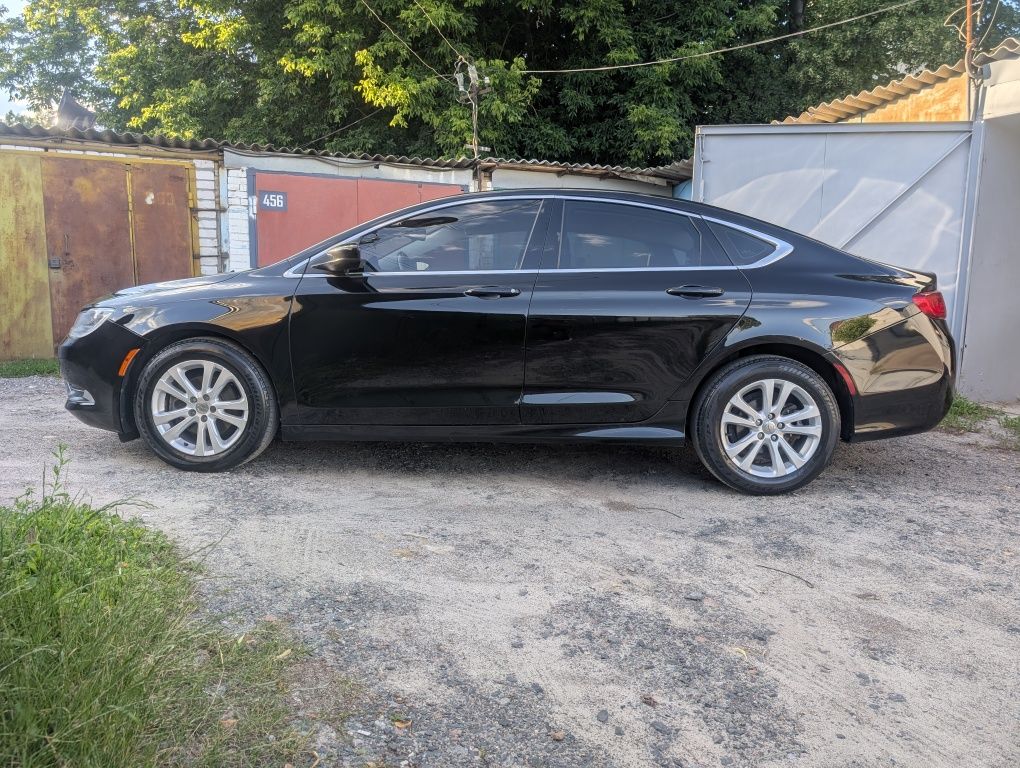 Авто Chrysler 200