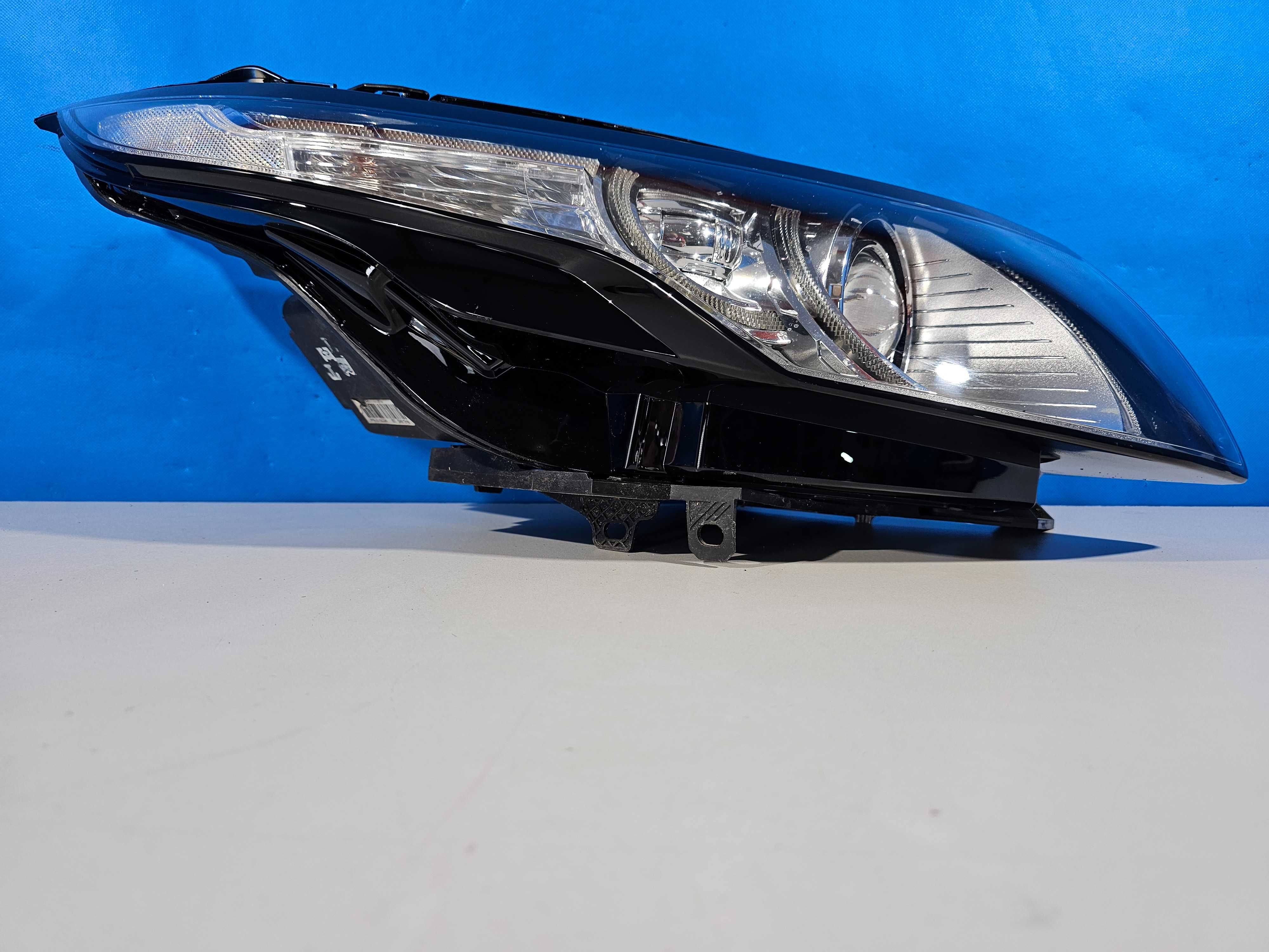 Range Rover Evoque 11-15r. Lampa Przód Przednia Bi-Xenon Prawa Europa