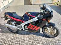Mota Yamaha FZR 1000