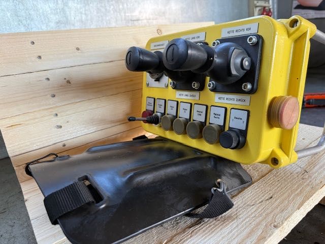 Manipulator pilot sterowania do żurawia suwnicy podnośnika