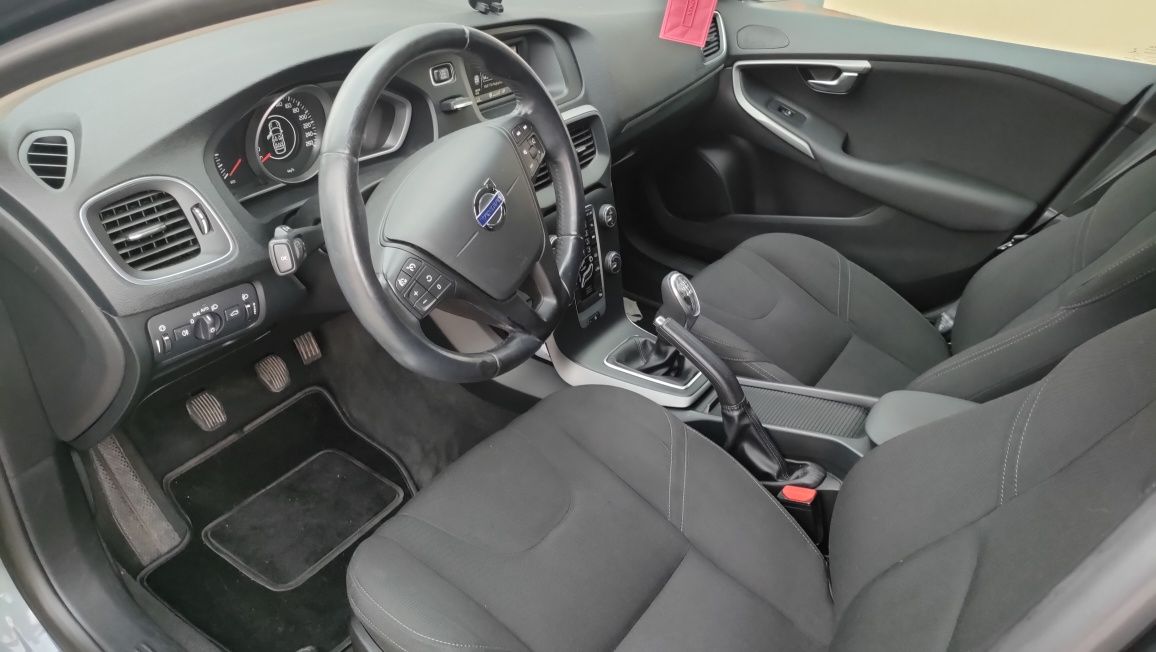 Volvo V40 1,6d 115KM- 2014rok-tablice PL