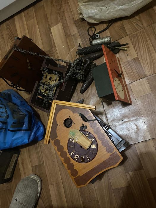 Продам настенные часы под восстановление