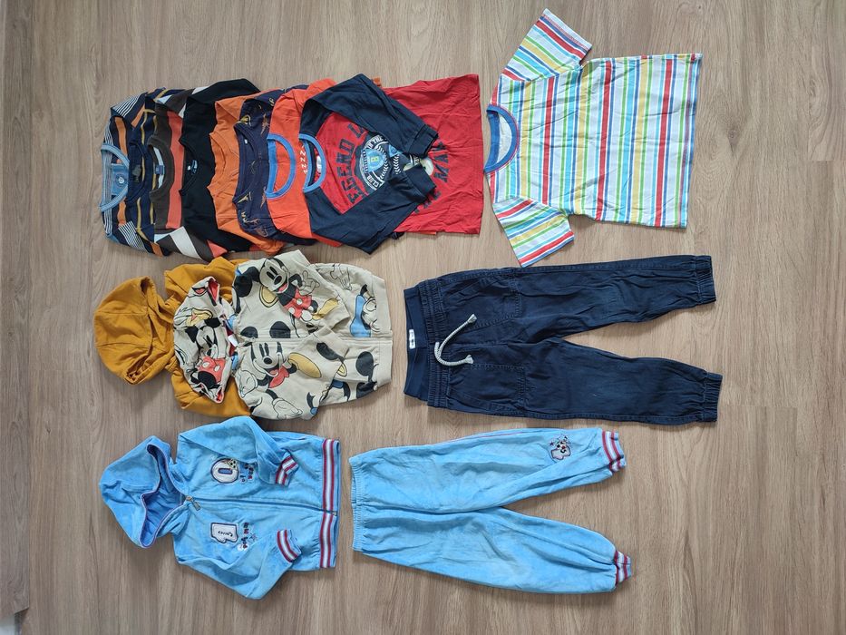 Ubranka dla chłopca r 104