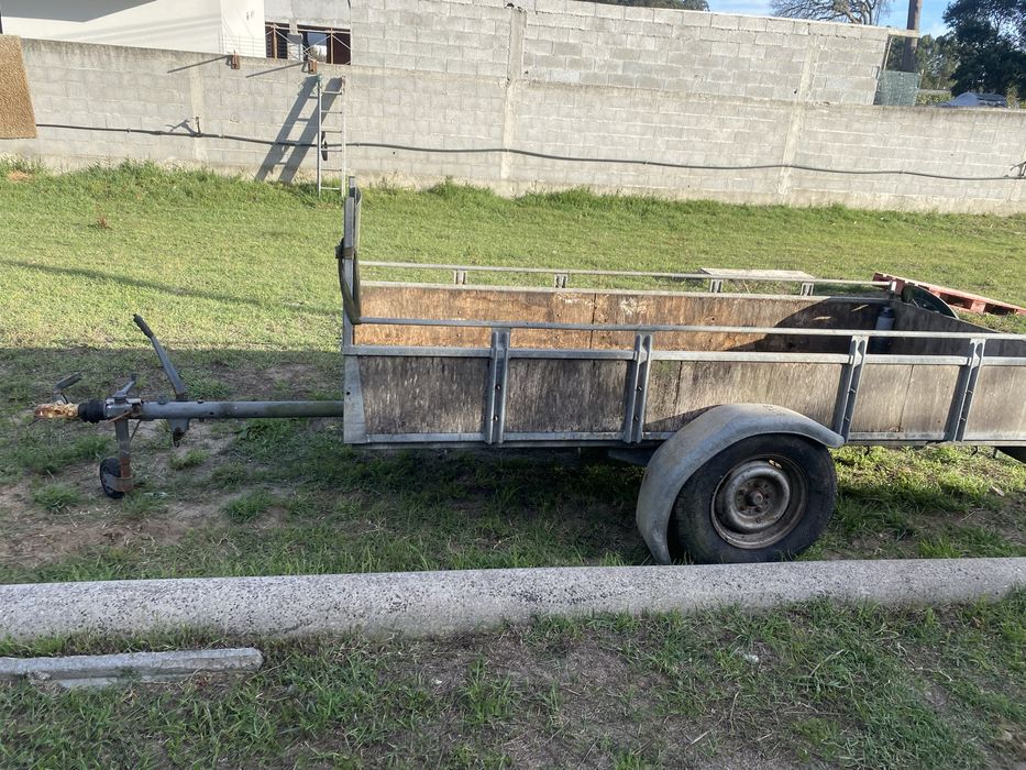 Reboque para varios serviços