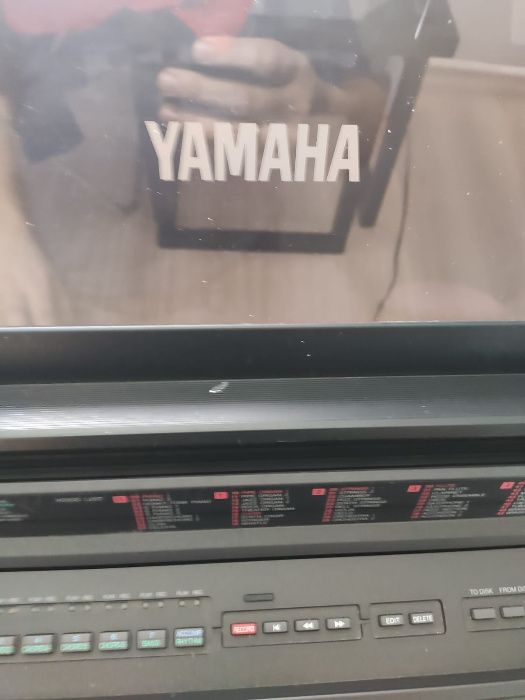 Klawisz. Sentyzator, Yamaha PSR 6700