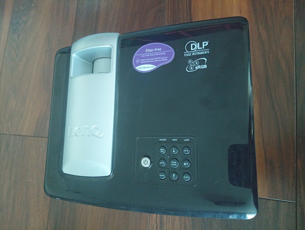 rzutnik BenQ MP575 – DLP, Full HD, komplet okablowania